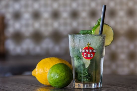Photo of a Mojito with ingredients