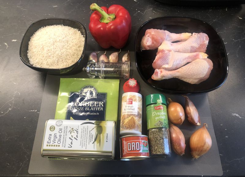 Die Zutaten für Arroz con Pollo